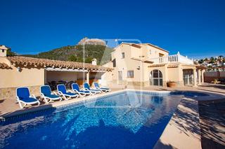 Chalet à Pueblo. Villa en venta en calpe, canuta de ifach