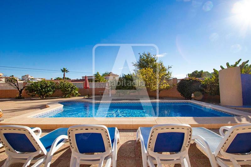 Foto bf6b2e37-4fa8-4304-bd44-24b534ede4d2. Xalet amb calefacció aparcament piscina a Pueblo Calp