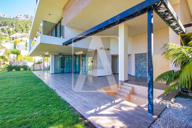 Foto c3319acb-ba4e-403c-954b-b4dc2ac7ecbb. Chalet villa en venta en Altea hills Altea