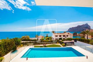 Chalet à Pueblo. Villa en venta en calpe, calalga