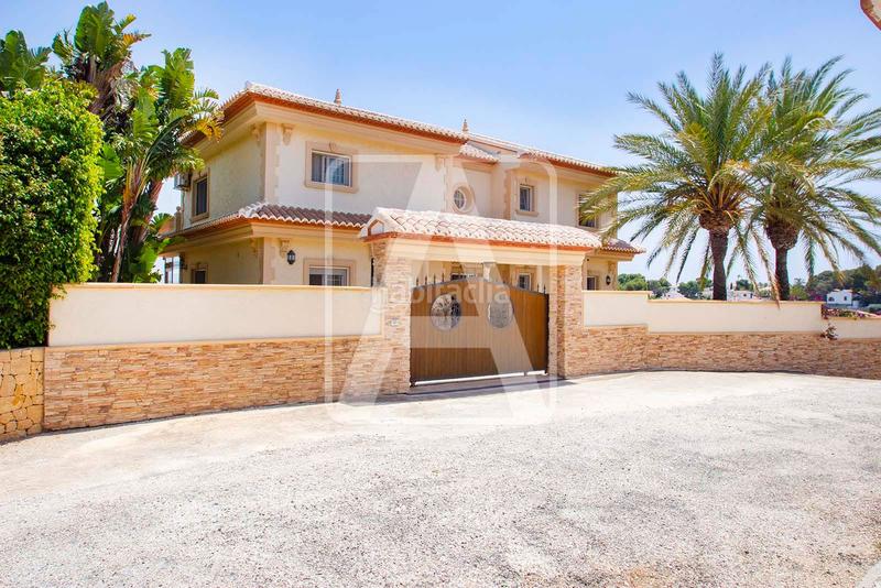 Foto 5127317d-fa68-4712-b283-ddf393f17b78. Xalet amb calefacció aparcament piscina a Benissa pueblo Benissa