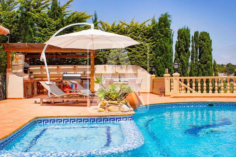 Foto e9b5c68c-af42-49ac-a87a-8afe9453c22b. Xalet amb calefacció aparcament piscina a Benissa pueblo Benissa