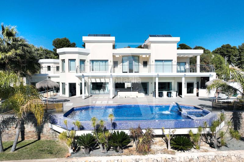 Foto a8505b33-56e7-492e-acec-9f21ac69954f. Xalet amb calefacció piscina a La Fustera Benissa