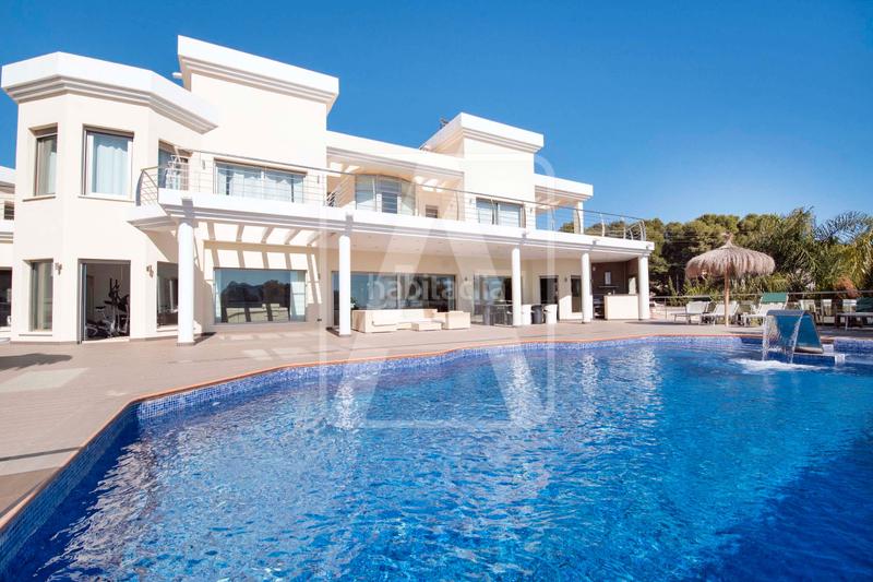 Foto f9347055-173a-4d36-90a1-74b3c25d94e2. Xalet amb calefacció piscina a La Fustera Benissa