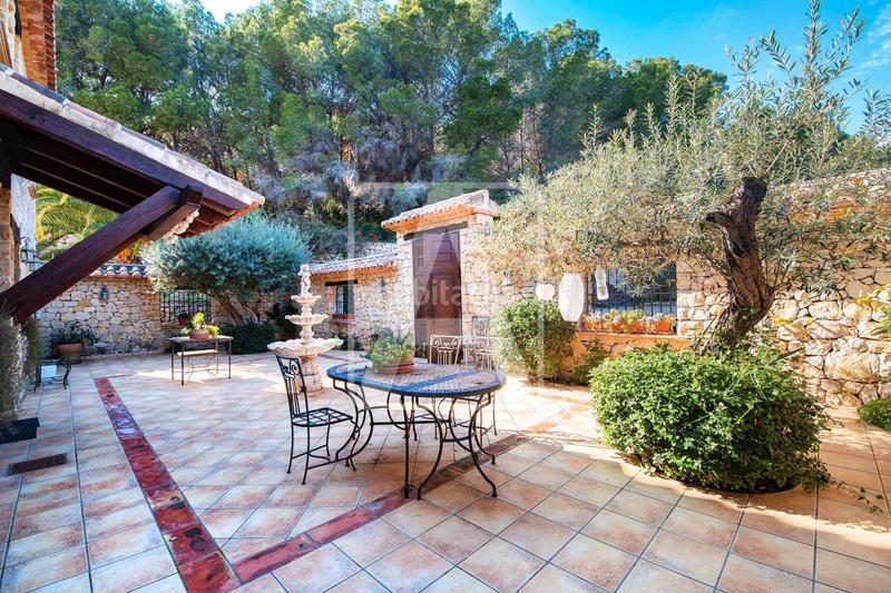 Foto 2ac5acb2-cd3f-43c9-a535-554d658659f0. Xalet amb calefacció aparcament piscina a Benissa pueblo Benissa