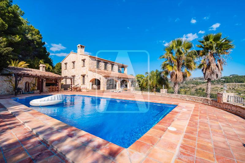 Foto 578d3cd9-3a4e-41aa-9c12-86a0b16a8825. Xalet amb calefacció aparcament piscina a Benissa pueblo Benissa