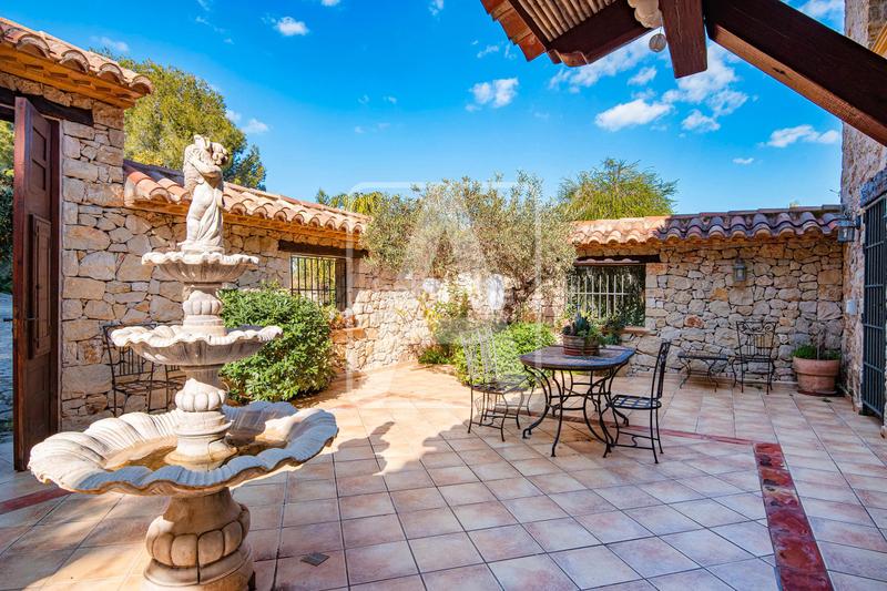 Foto b27dfde6-321b-421f-884c-0ccafffe12a5. Xalet amb calefacció aparcament piscina a Benissa pueblo Benissa