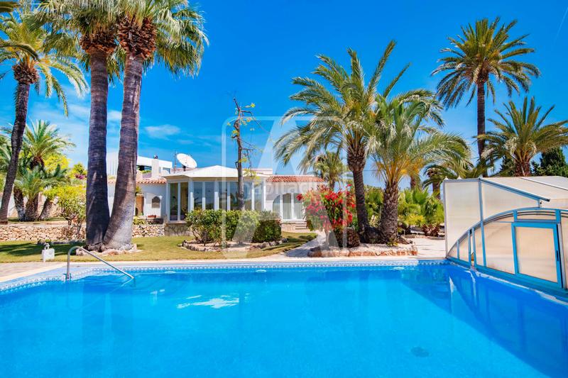 Foto 5510d019-cbe3-46df-ba09-424bb21f10f0. Chalet avec chauffage parking piscine dans Cala Advocat-Baladrar Benissa