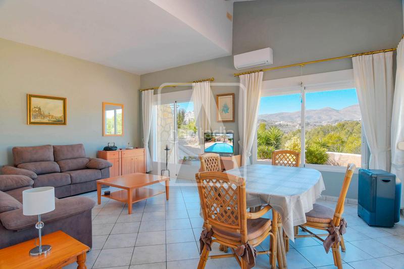 Foto 422a6867-fde2-4d5d-9746-675350bf9f79. Chalet avec chauffage parking piscine dans Cometa Calp