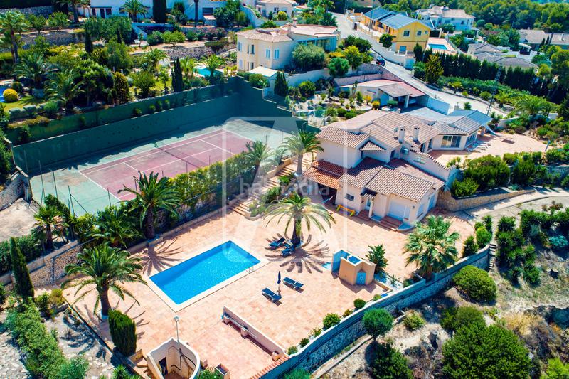 Foto 7594027f-46f1-466a-b006-3eb858302127. Chalet avec chauffage parking piscine dans Cometa Calp