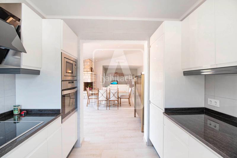 Foto cb90c91c-b638-487d-b616-ba0da2acc488. Chalet avec chauffage parking piscine dans Cometa Calp