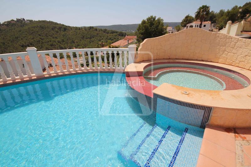 Foto 3a0c1d00-a5f2-4345-a15e-a26f21d627fb. Chalet avec piscine dans Partida Comunes-Adsubia Xàbia