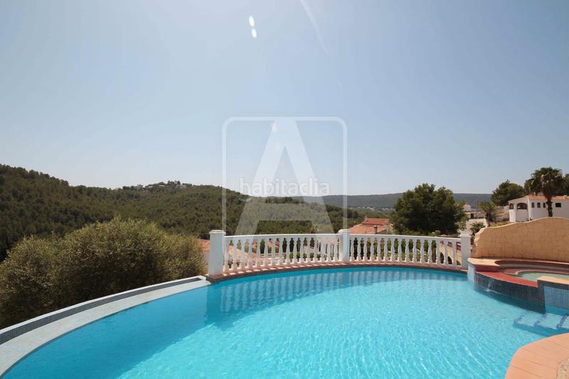 Foto c7ab2bab-bd25-4ec2-89b6-f28584ed561b. Chalet avec piscine dans Partida Comunes-Adsubia Xàbia