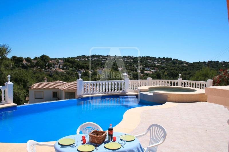 Foto de836631-7e76-45fa-8b0d-e48394d4e96a. Xalet amb piscina a Partida Comunes-Adsubia Xàbia