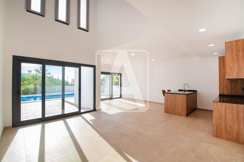 Foto 633b3d6f-1224-44b3-a4e3-5eb454ff9b68. Xalet amb calefacció aparcament piscina a La Fustera Benissa