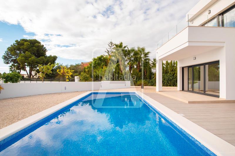 Foto 6f2f22fb-1930-4584-8311-16698829630f. Xalet amb calefacció aparcament piscina a La Fustera Benissa