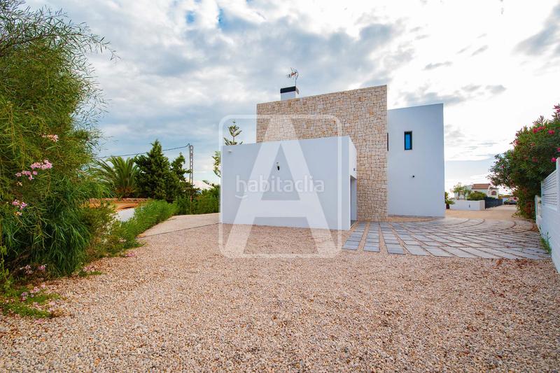 Foto cb09949e-b05e-4067-974f-59f2be2ca8d3. Xalet amb calefacció aparcament piscina a La Fustera Benissa