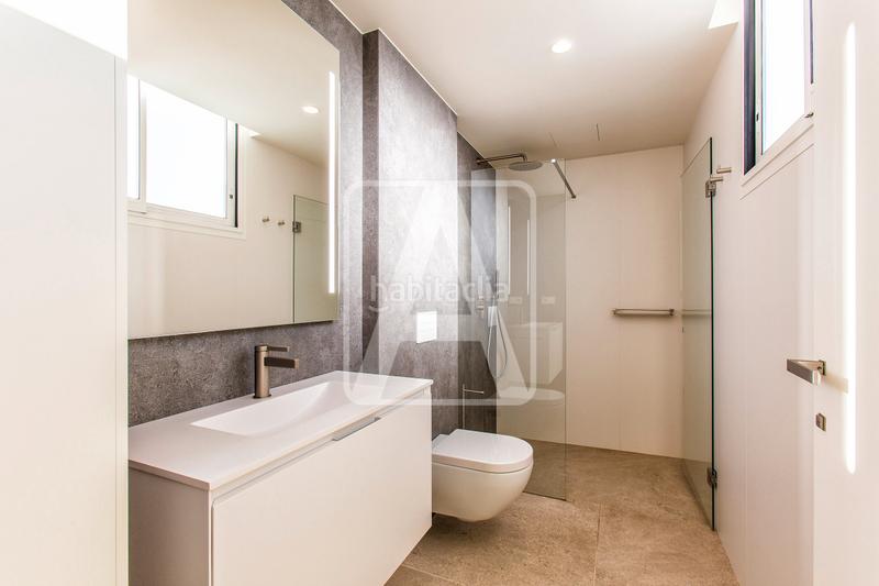 Foto 74cbc5f4-c8ea-4ccb-beda-e1d10c503352. Chalet avec cheminée parking piscine dans La Fustera Benissa