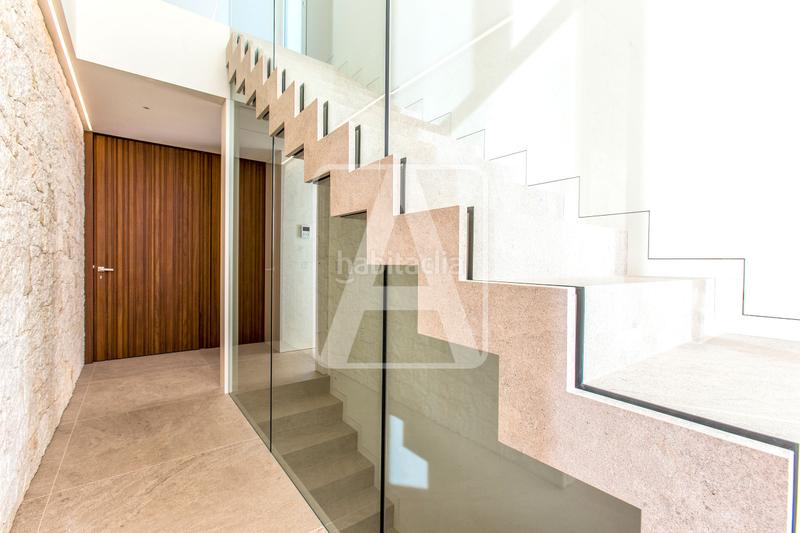 Foto ba41ada7-7b77-40d7-b11e-fd9ce23fff03. Chalet avec cheminée parking piscine dans La Fustera Benissa