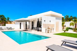 Xalet a Marisol Park - Ortembach - Los Almendros. Villa en venta en calpe, marisol park