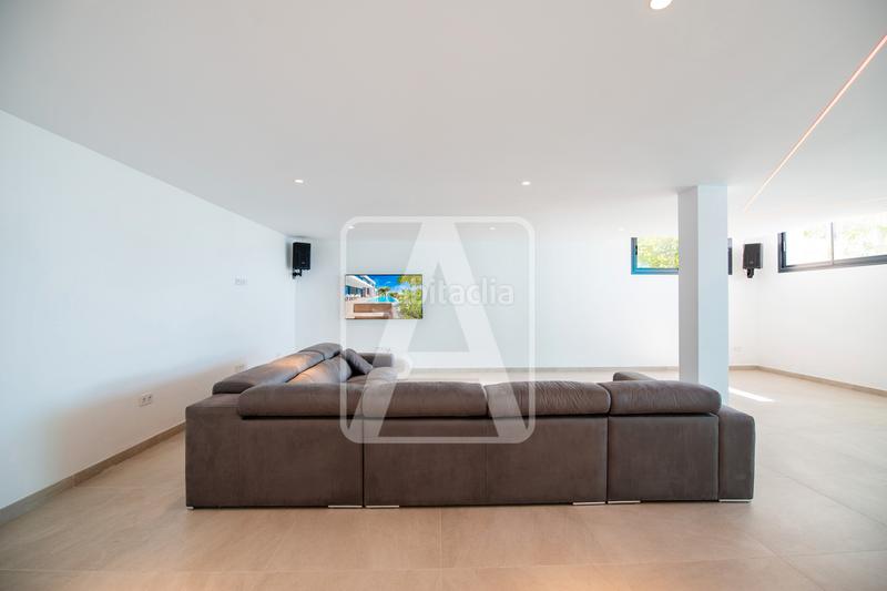 Foto 4023cc76-bc01-456a-952c-a0552512b6e0. Chalet villa en venta en La Fustera Benissa