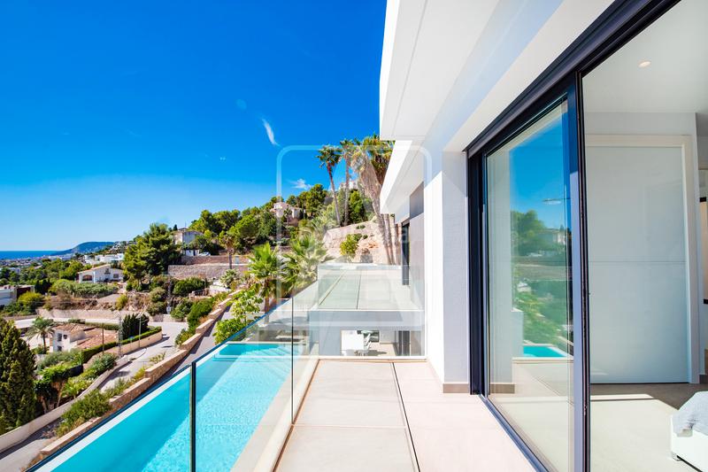 Foto 8b9a9cd6-3ad7-4d73-816d-eacfe43aa219. Chalet villa en venta en La Fustera Benissa