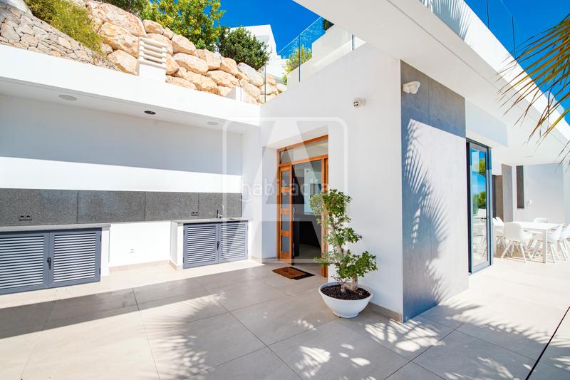Foto d0e183a0-5f1c-4998-b590-3f6f4a21a04c. Chalet villa en venta en La Fustera Benissa