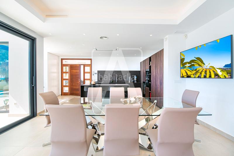 Foto fd547383-ae7c-407f-83f4-b882150d2515. Chalet villa en venta en La Fustera Benissa