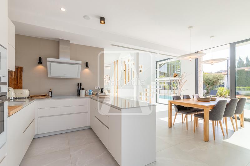 Foto 4fdcd35a-b4b5-49ab-ab77-1e0a7d1bb9b2. Xalet amb aparcament piscina a La Fustera Benissa