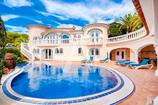 Xalet a Cala Advocat-Baladrar. Villa en venta en benissa, buenavista