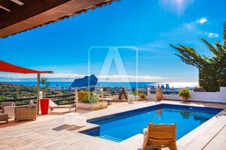 Xalet a La Empedrola. Villa en venta en calpe, empedrola