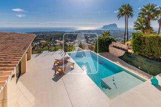 Xalet a La Fustera. Villa en venta en benissa