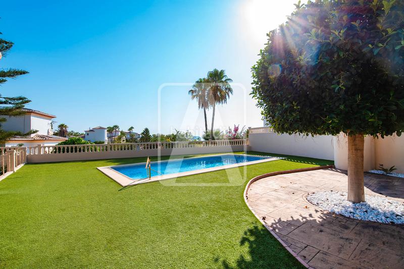 Foto 928429e5-eb39-4364-bf73-70fd31136a87. Chalet villa en venta , La Fustera en La Fustera Benissa