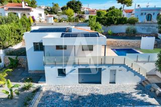 Xalet a La Fustera. Villa en venta en benissa, la fustera