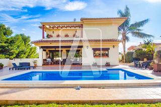Xalet a Partida garduix 1. Villa en venta en calpe, garduix