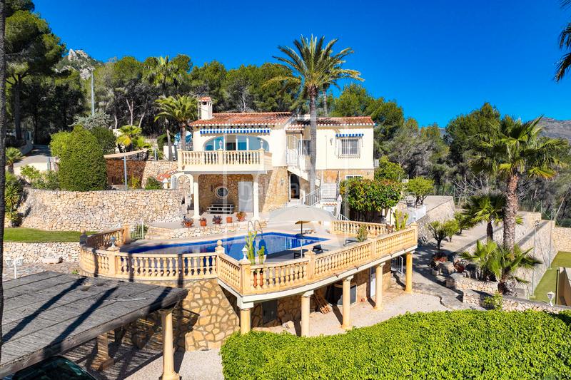 Foto 57692b7d-e5fd-4dc9-ba9e-5148a2f1468b. Chalet mit kamin heizung parking pool in Oltamar - Cucarres Calp