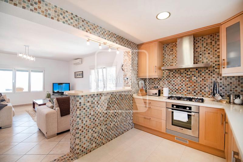Foto 7d32a67e-d67f-42dc-b854-ba670e49adf4. Chalet mit kamin heizung parking pool in Oltamar - Cucarres Calp