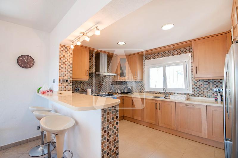 Foto 84277928-4e32-4273-9666-361619cf4591. Chalet mit kamin heizung parking pool in Oltamar - Cucarres Calp