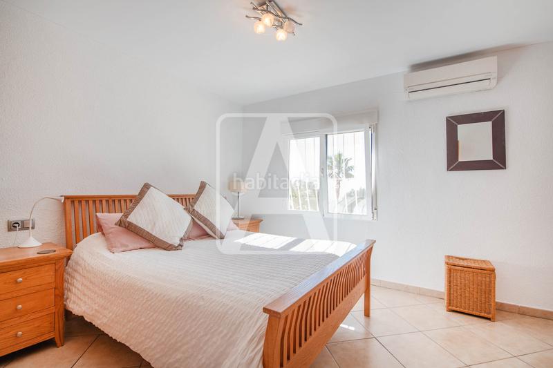 Foto a4534bad-3e97-4fd2-99bc-2a126d0dc937. Chalet mit kamin heizung parking pool in Oltamar - Cucarres Calp