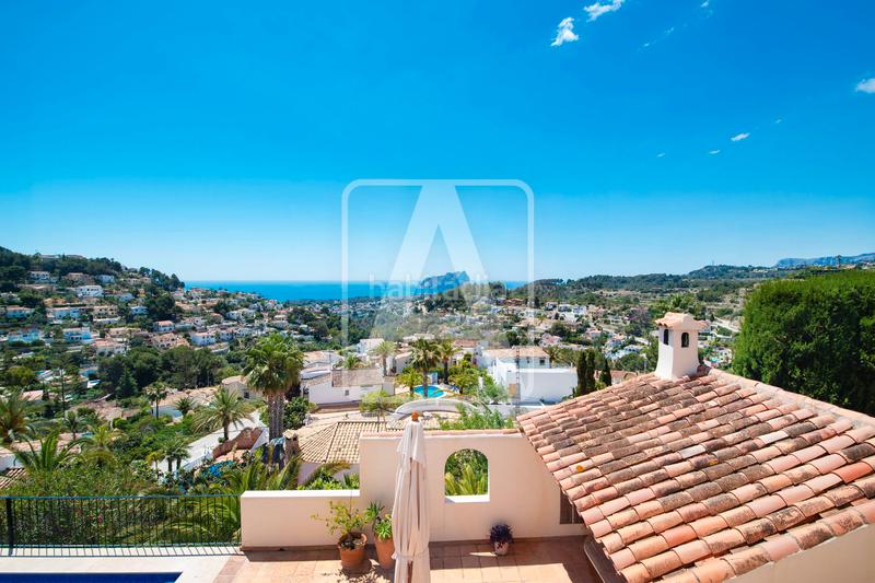 Foto 01b7e099-d255-46c3-87f5-63e774883827. Xalet amb xemeneia calefacció aparcament piscina a Benissa