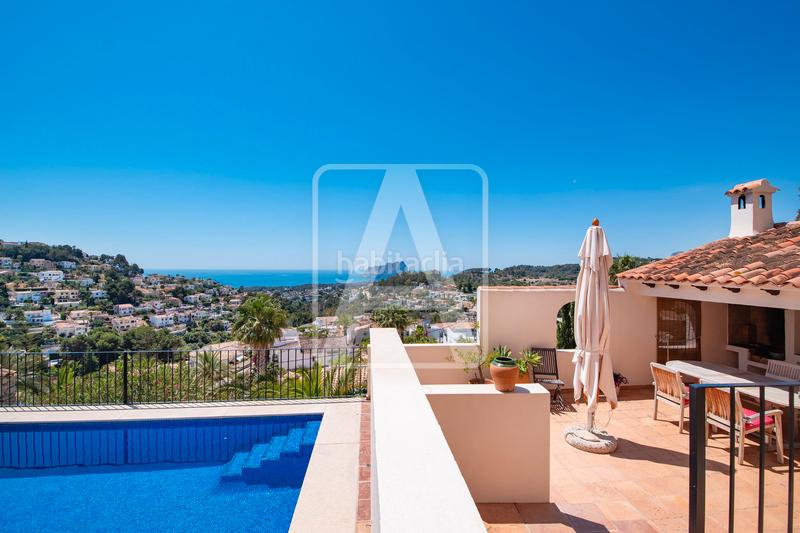 Foto 06de689b-5473-41b3-a0ae-014c04722a00. Xalet amb xemeneia calefacció aparcament piscina a Benissa