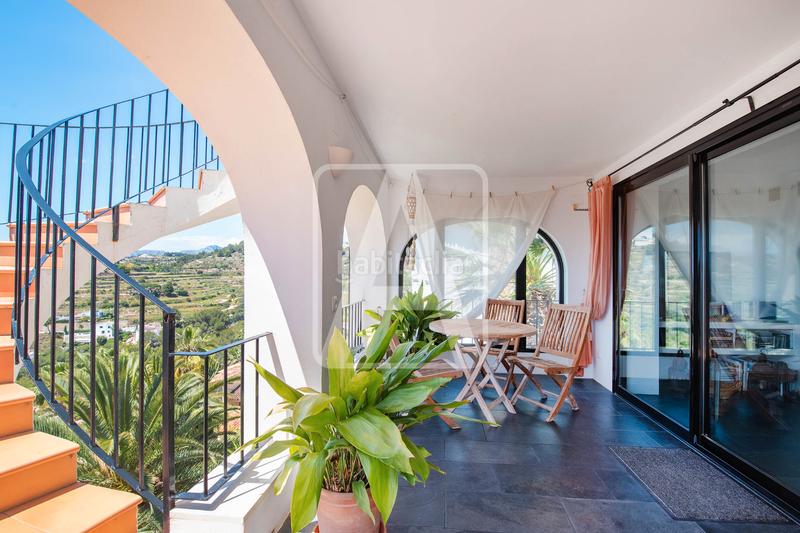 Foto 85b94c46-c8fa-4651-872c-afa70127e2e6. Xalet amb xemeneia calefacció aparcament piscina a Benissa