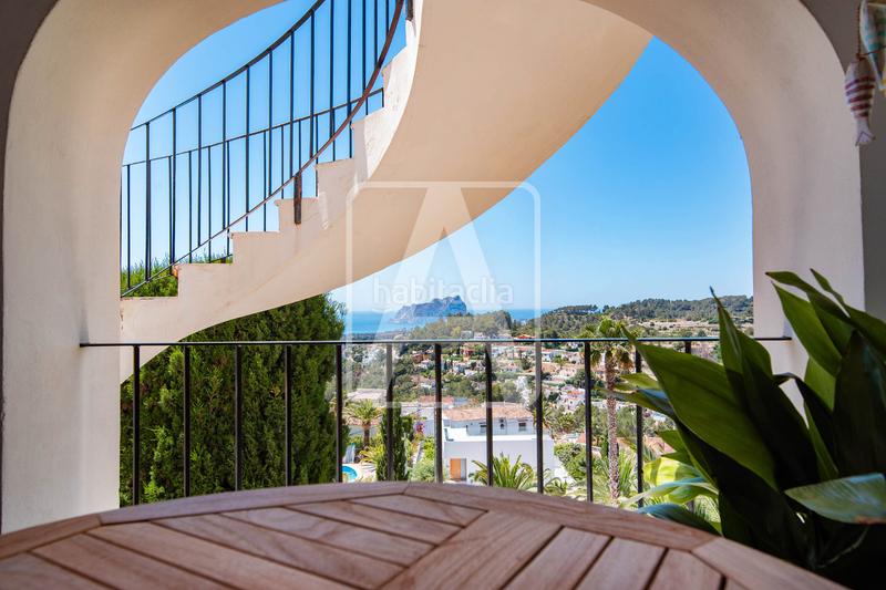 Foto e88fdaa4-80f8-4f4d-bb7f-b4663253eb41. Xalet amb xemeneia calefacció aparcament piscina a Benissa