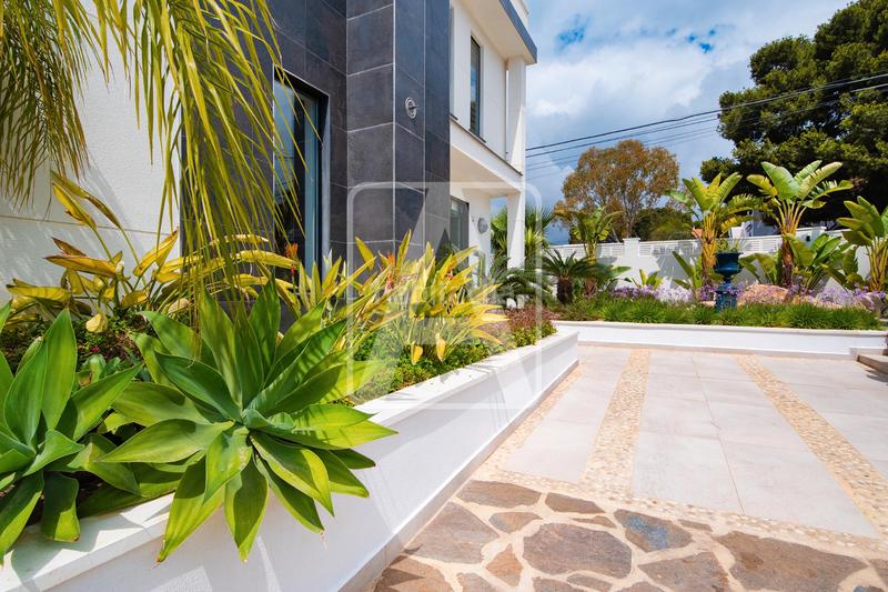 Foto 61b3a2b2-1559-4b1a-9076-be4188f4fbae. Chalet villa en venta e, calalga en La Caleta - La Calalga - Les Bassetes Calp