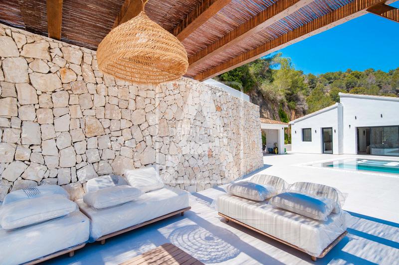 Foto 28eb37e3-e1e2-4552-87fc-e7898fc202df. Xalet amb xemeneia aparcament piscina a La Viña-Montemar-San Jaime Benissa