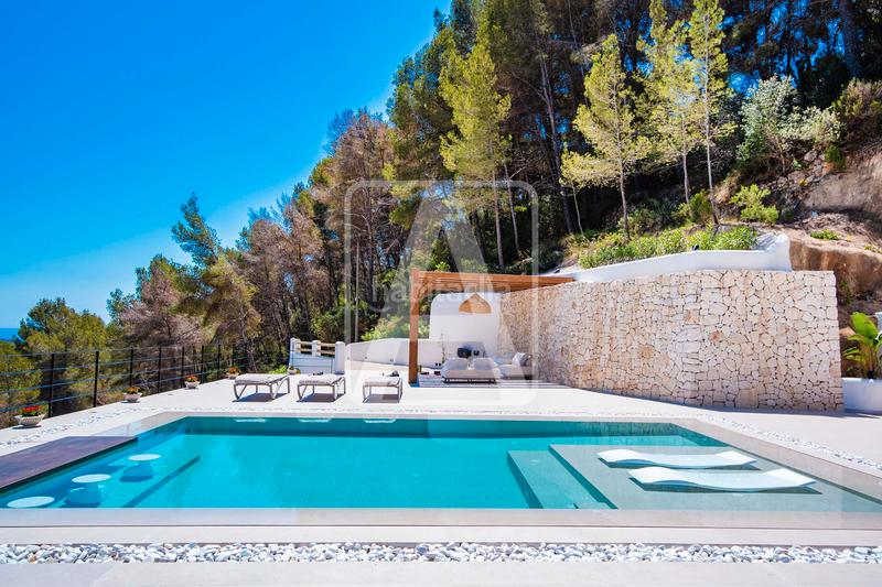 Foto 3689ea44-303d-4060-be92-1c0e3fe27cf6. Xalet amb xemeneia aparcament piscina a La Viña-Montemar-San Jaime Benissa