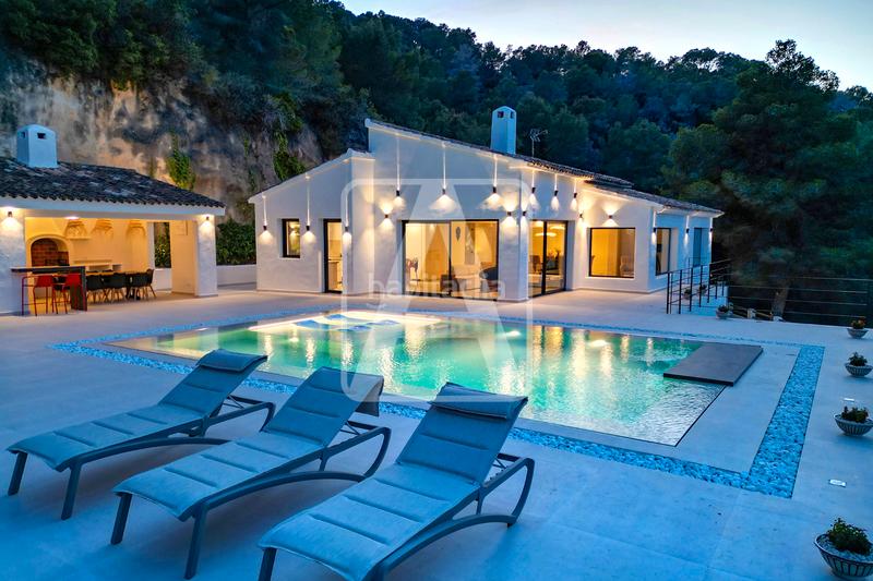 Foto 7663f163-f4cf-42b3-8e88-81772aec243c. Xalet amb xemeneia aparcament piscina a La Viña-Montemar-San Jaime Benissa