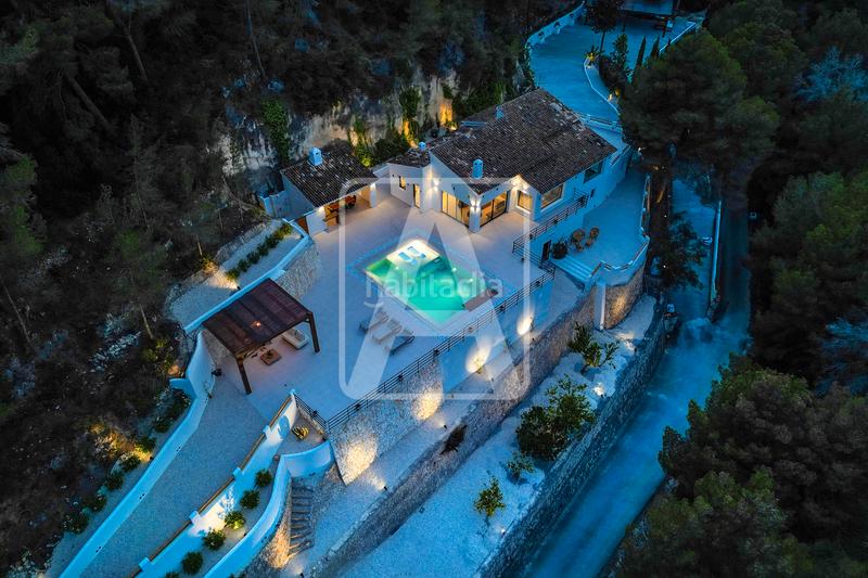 Foto b7ff1421-5456-4e2a-b06f-9ee748e7bbce. Xalet amb xemeneia aparcament piscina a La Viña-Montemar-San Jaime Benissa