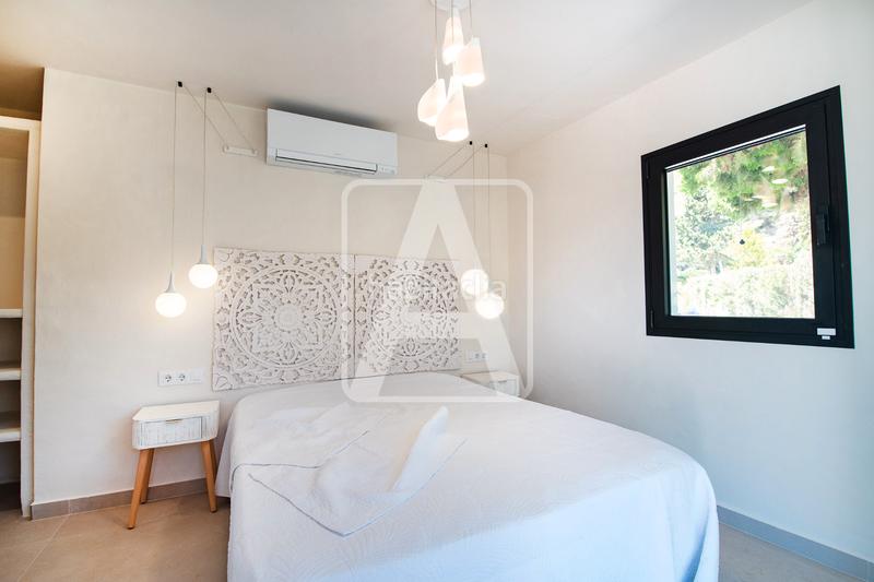 Foto fd617957-5395-4c2d-8d76-1525d54fdd65. Xalet amb xemeneia aparcament piscina a La Viña-Montemar-San Jaime Benissa