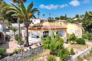 Xalet a Calle la pomera 3. Villa en venta en benissa, les bassetes